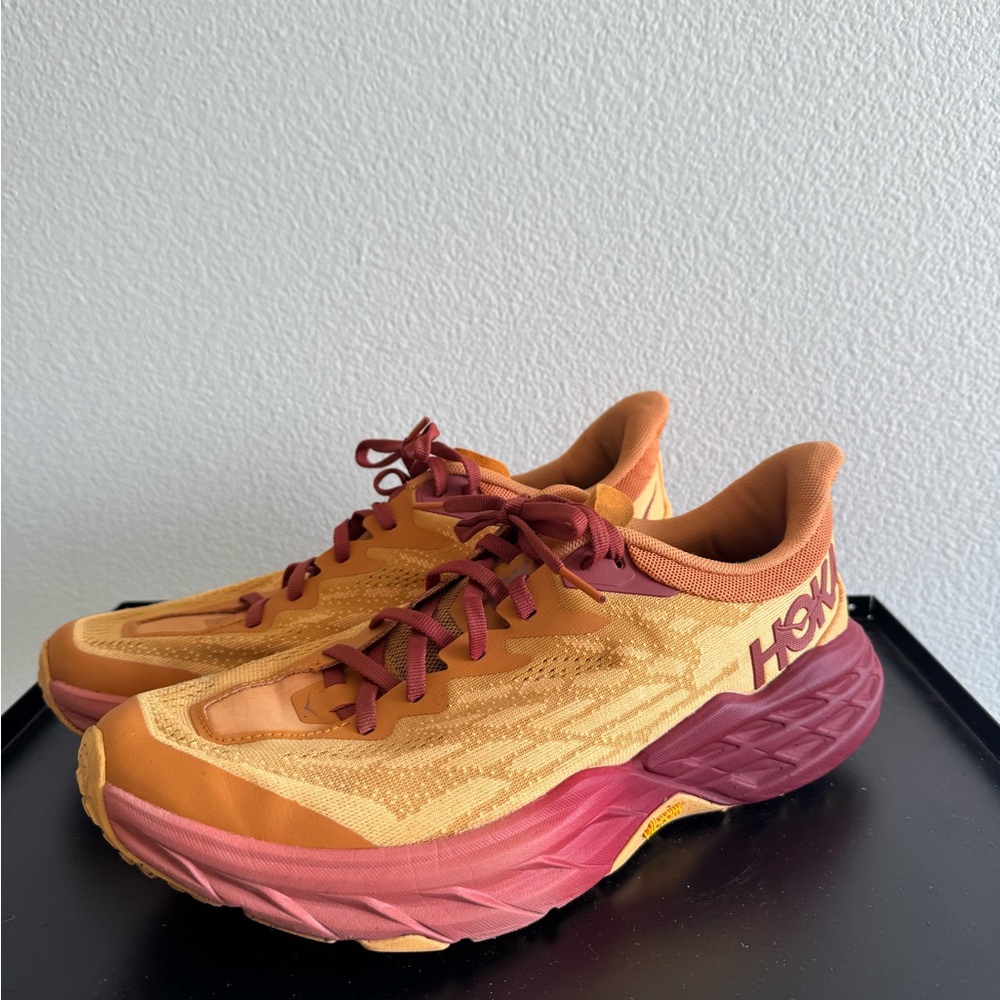 Hoka Women's Speedgoat 5 Sneaker Amber Haze/Sherbet - Picture 3 of 7